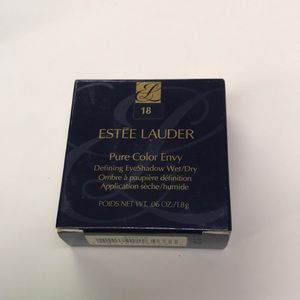 Estée Lauder pure color envy.